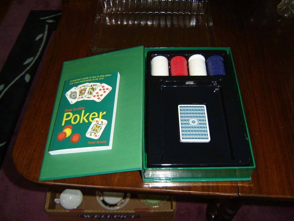 Poker set with cards and game book NIB