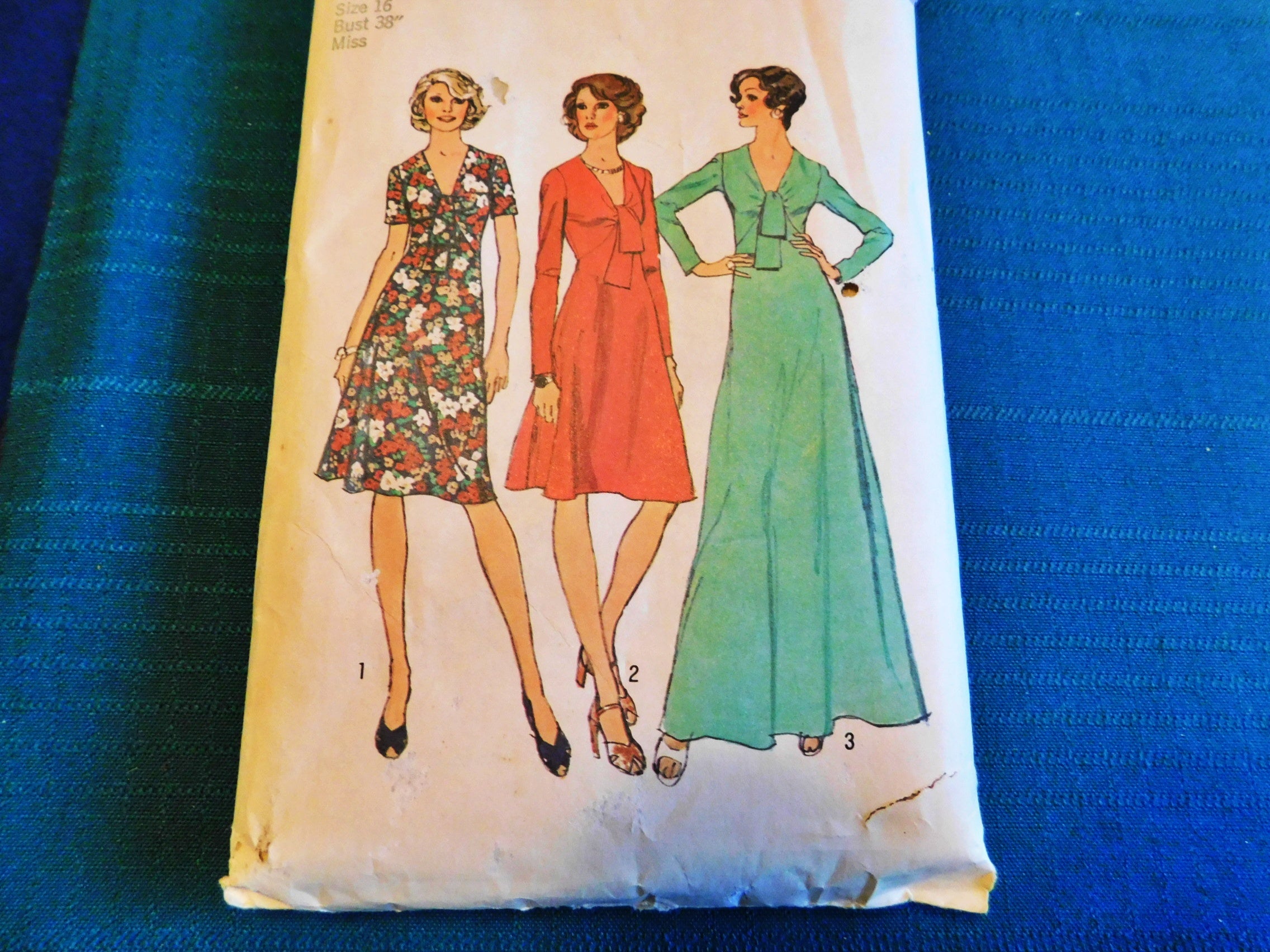 Simplicity 6509 Vintage Sewing Pattern – 1974 Misses’ A-Line Dress – Size 16 Bust 38