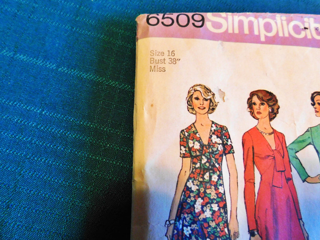 Simplicity 6509 Vintage Sewing Pattern – 1974 Misses’ A-Line Dress – Size 16 Bust 38