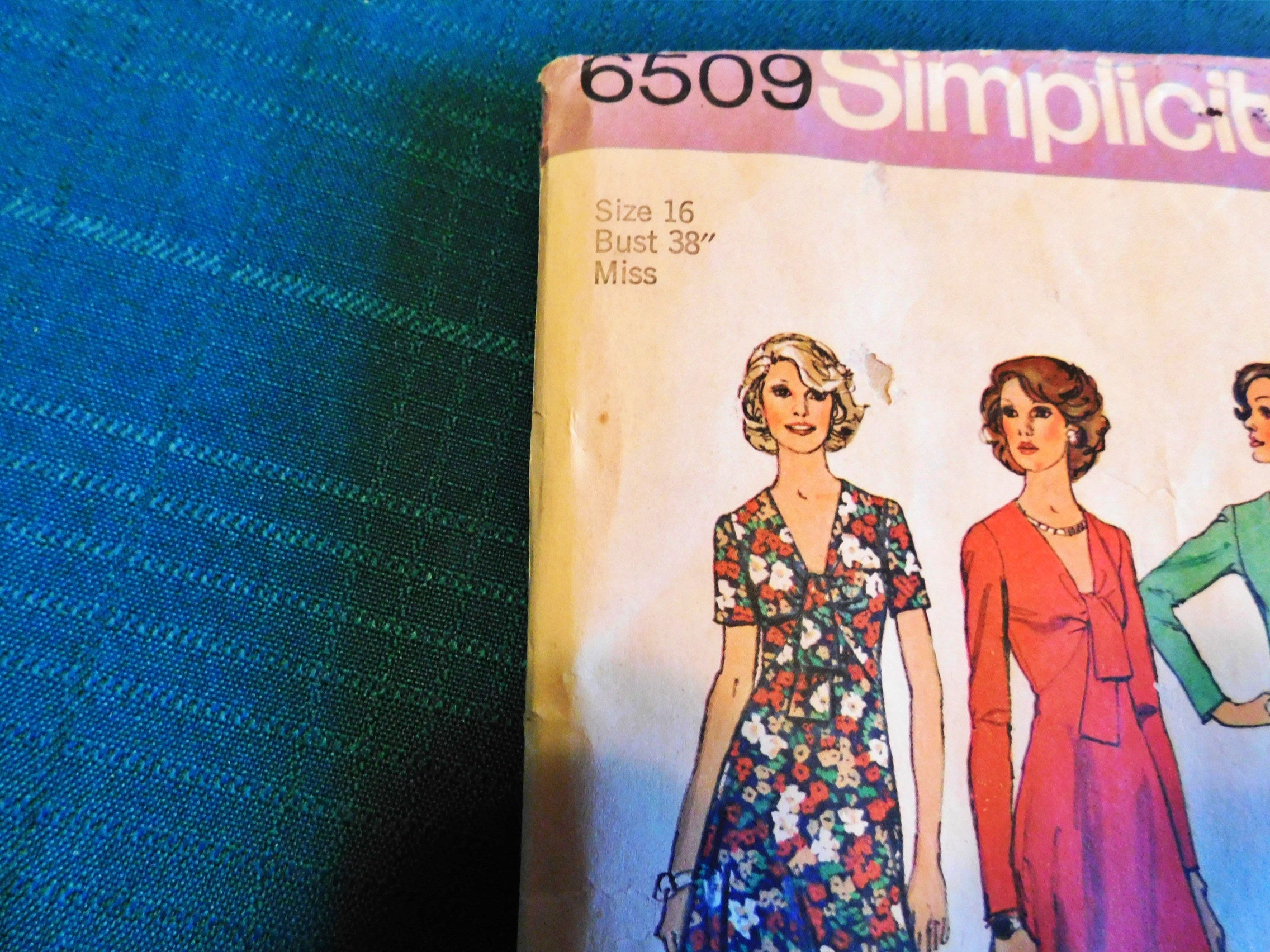 Simplicity 6509 Vintage Sewing Pattern – 1974 Misses’ A-Line Dress – Size 16 Bust 38