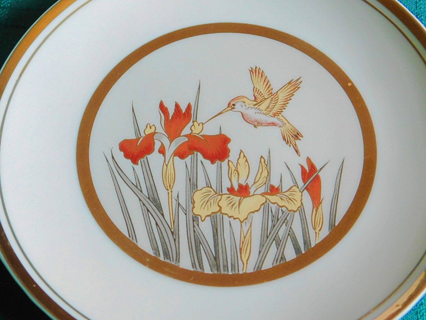 Chokin 6 inch Hummingbird rust yellow floral plate VGU