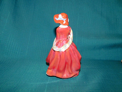 Royal Doulton Top o' the Hill HN1834 figurine handwritten mint condition