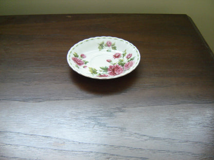Royal Albert FOMS Chrysanthemum (1970) saucer mint condition Montrose