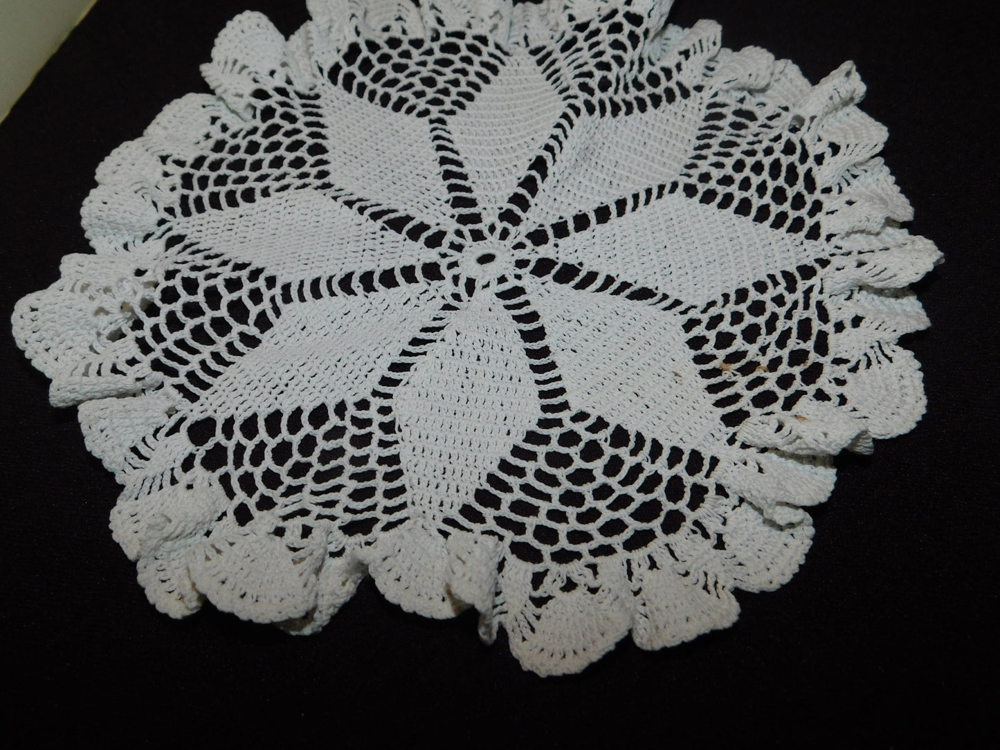 Vintage round and hexagonal pierced style doily VGU