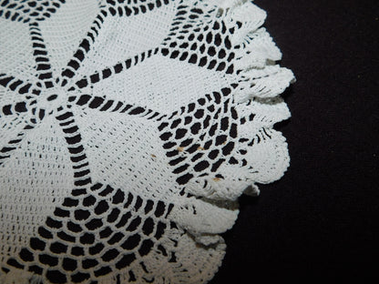 Vintage round and hexagonal pierced style doily VGU