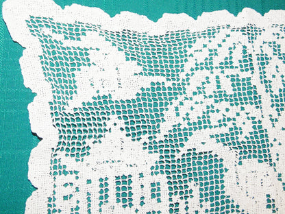 Vintage rectangular Asian scene crocheted doily