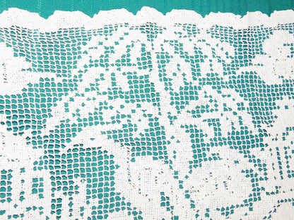 Vintage rectangular Asian scene crocheted doily