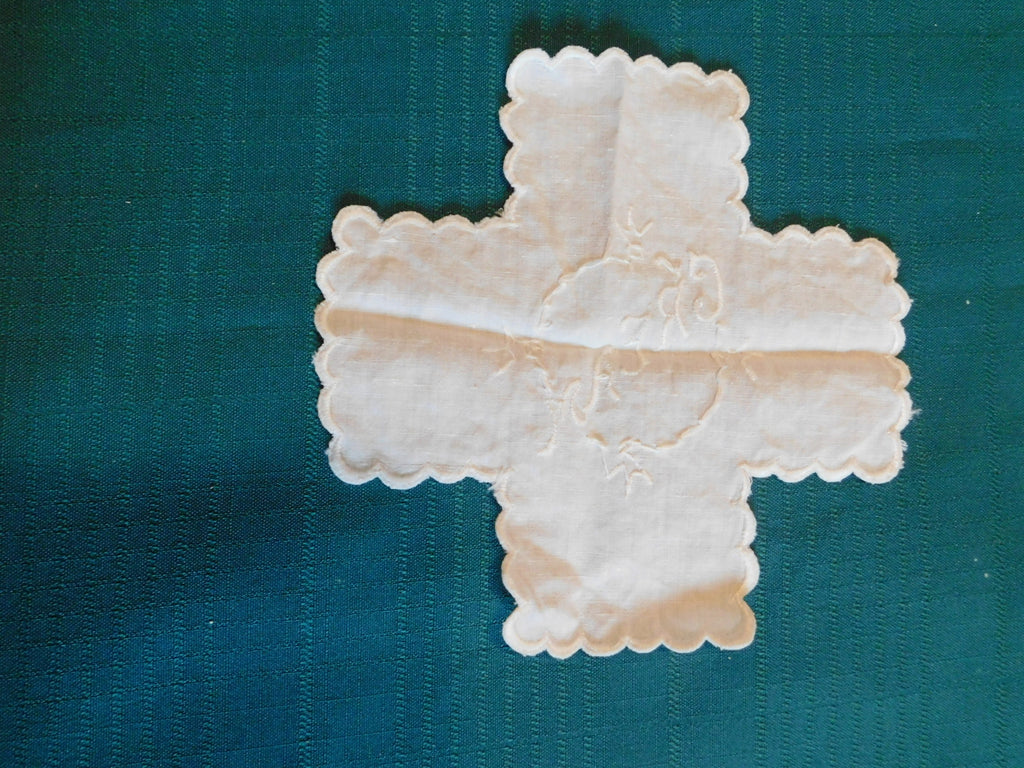 Vintage embroidered center linen scalloped edge cross shaped doily