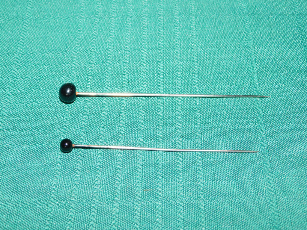 Vintage black faux pearl hatpin VGU