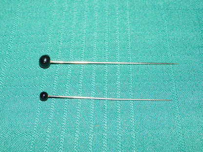 Vintage black faux pearl hatpin VGU