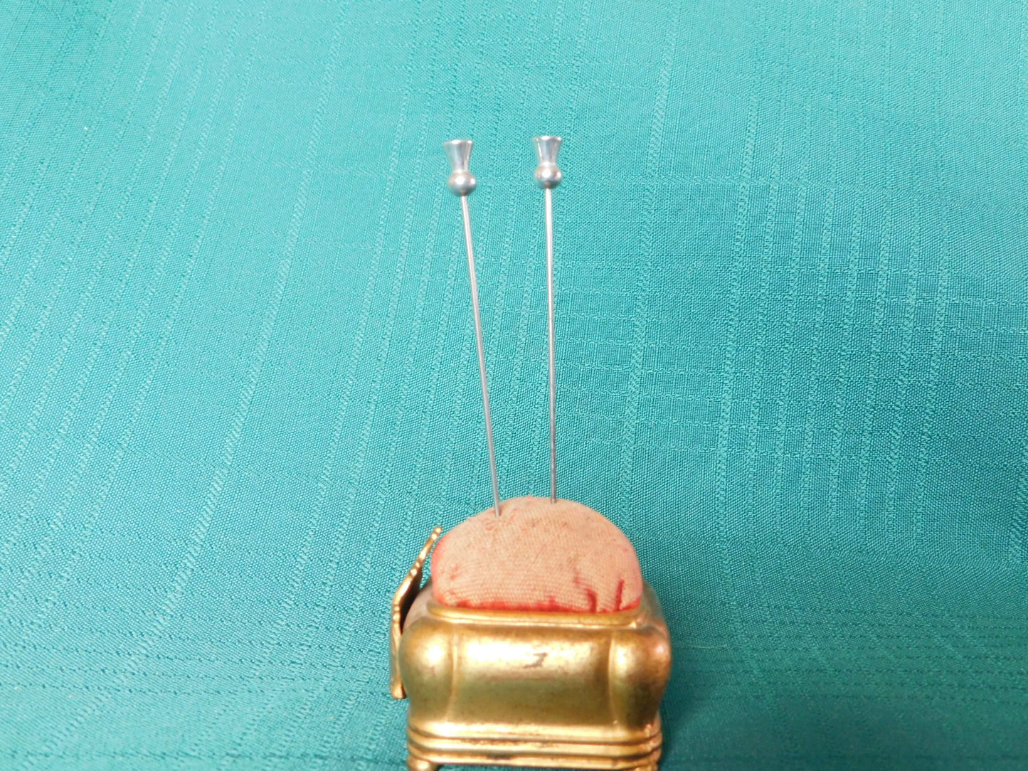 Vintage silver tone (pewter) hatpin VGU