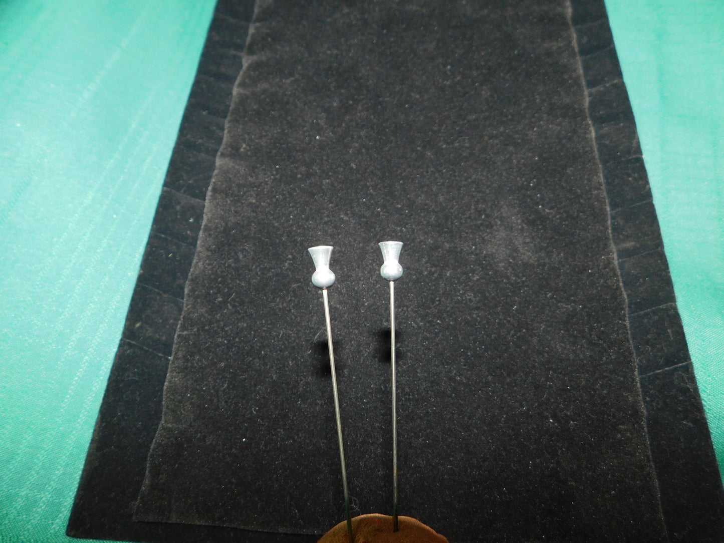 Vintage silver tone (pewter) hatpin VGU