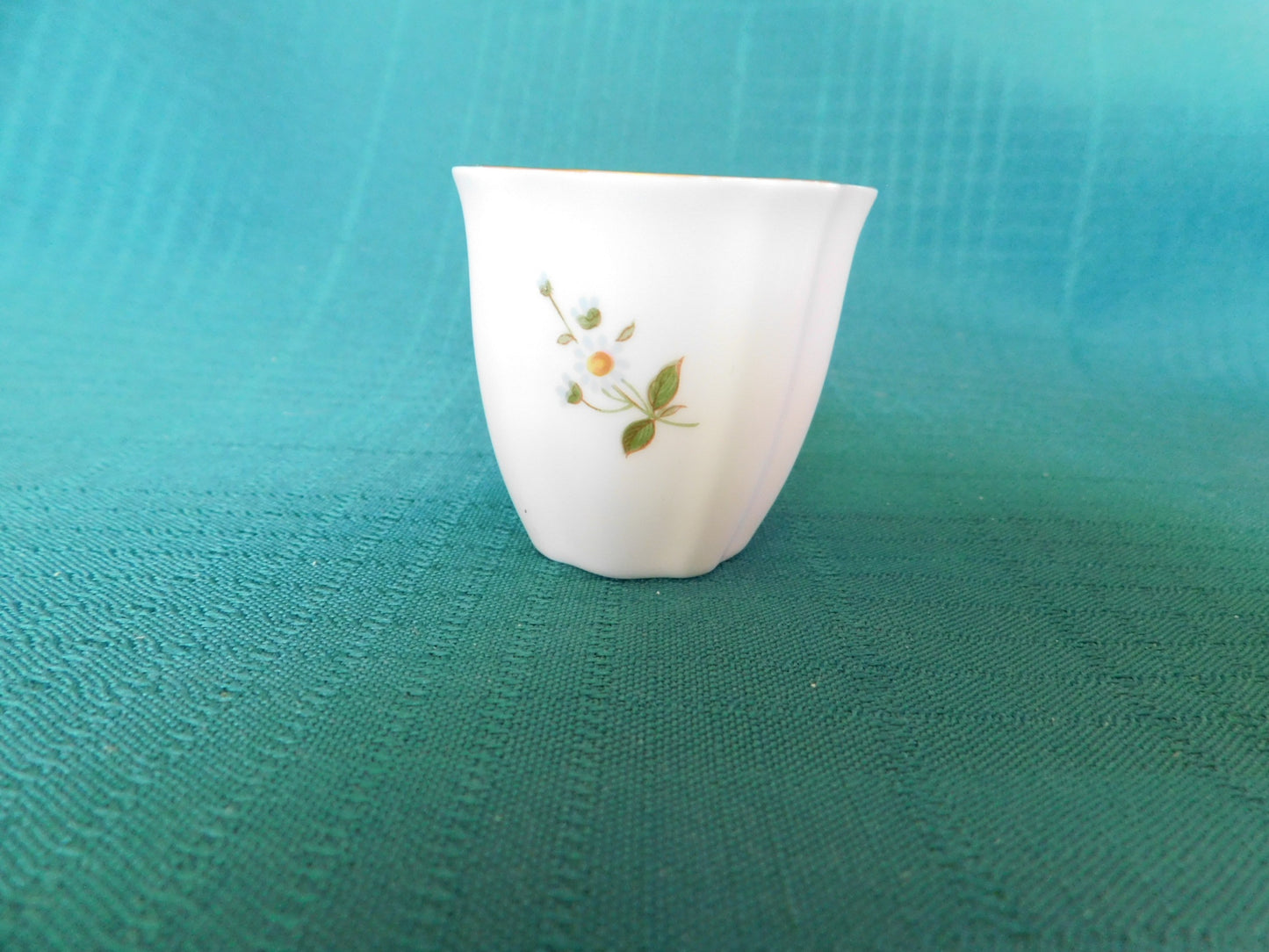 Royal Crown Derby single egg cup Derby Posies (2003) near mint condition