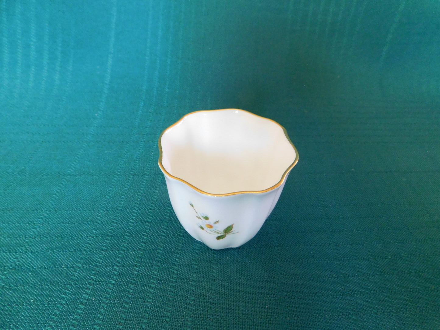 Royal Crown Derby single egg cup Derby Posies (2003) near mint condition