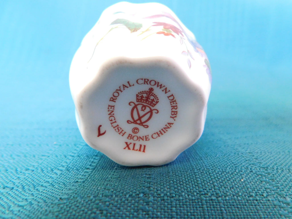 Royal Crown Derby single egg cup Derby Posies (2003) near mint condition