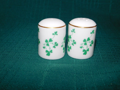 Royal Doulton green Shamrock gold accents NZ 404P salt pepper shakers mint condition