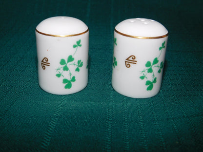 Royal Doulton green Shamrock gold accents NZ 404P salt pepper shakers mint condition