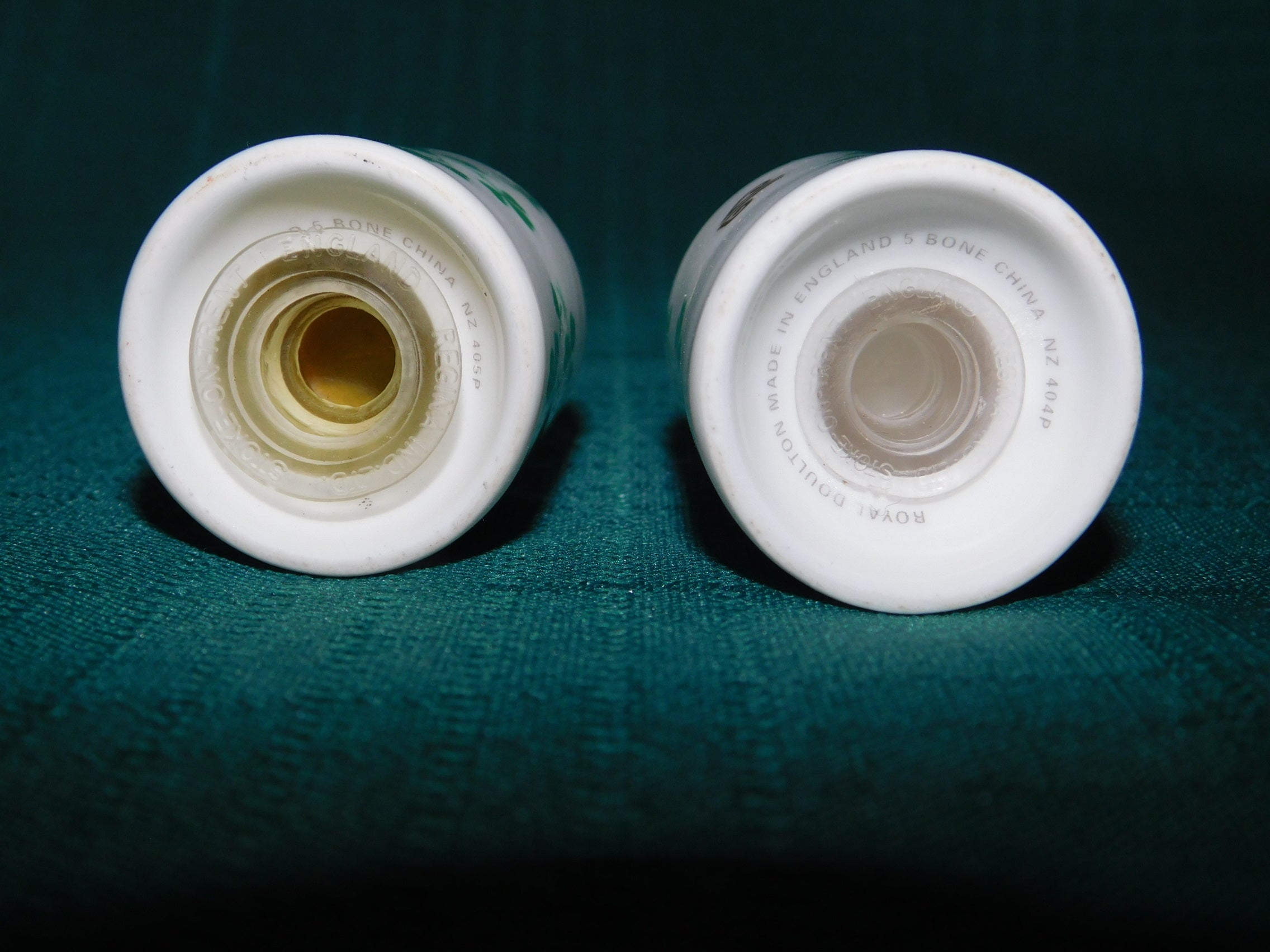 Royal Doulton green Shamrock gold accents NZ 404P salt pepper shakers mint condition