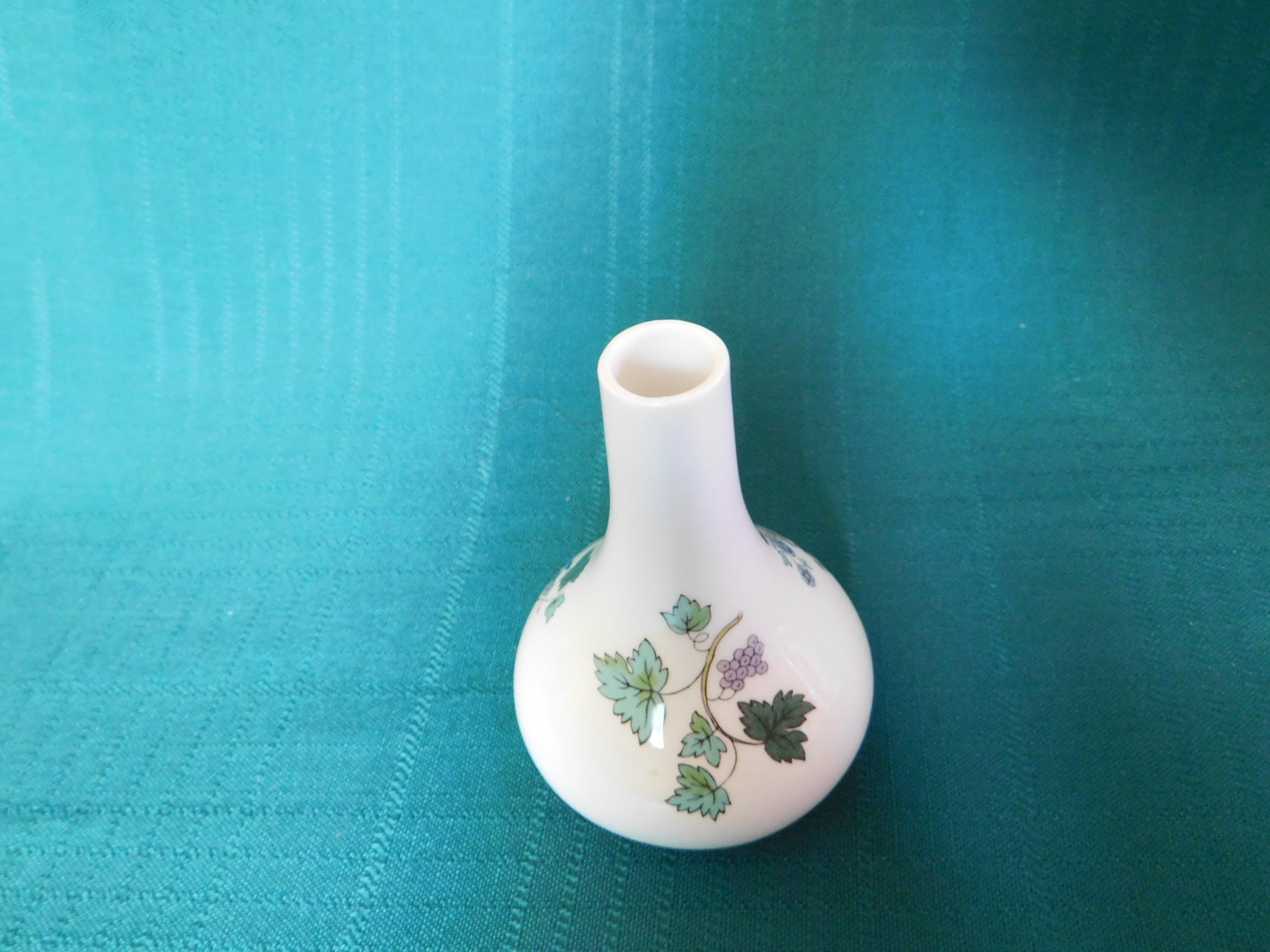 Spode 19 blue floral mini bud vase mint condition
