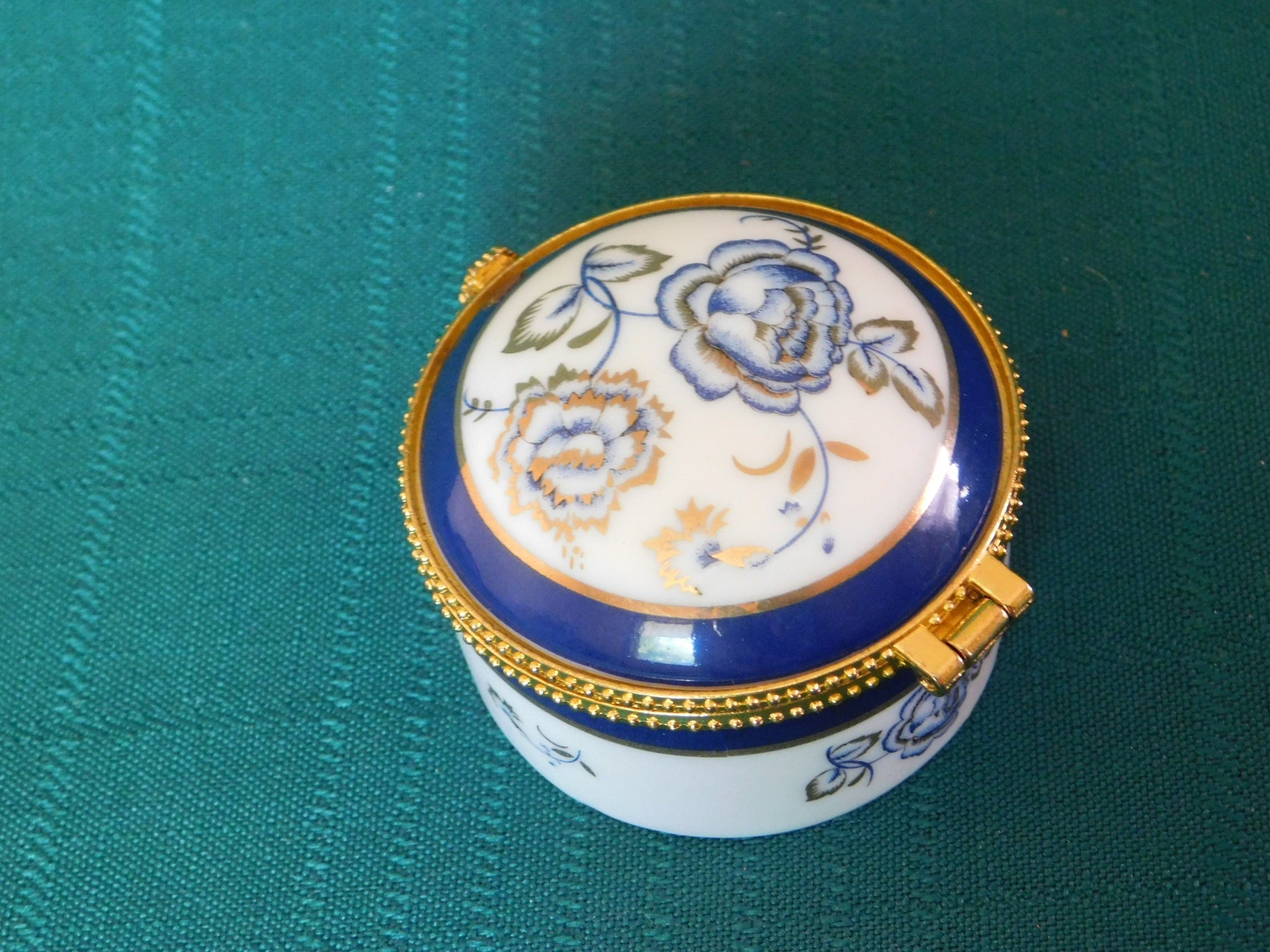Vintage Porcelain Trinket Box with Floral Design mint condition Unknown
