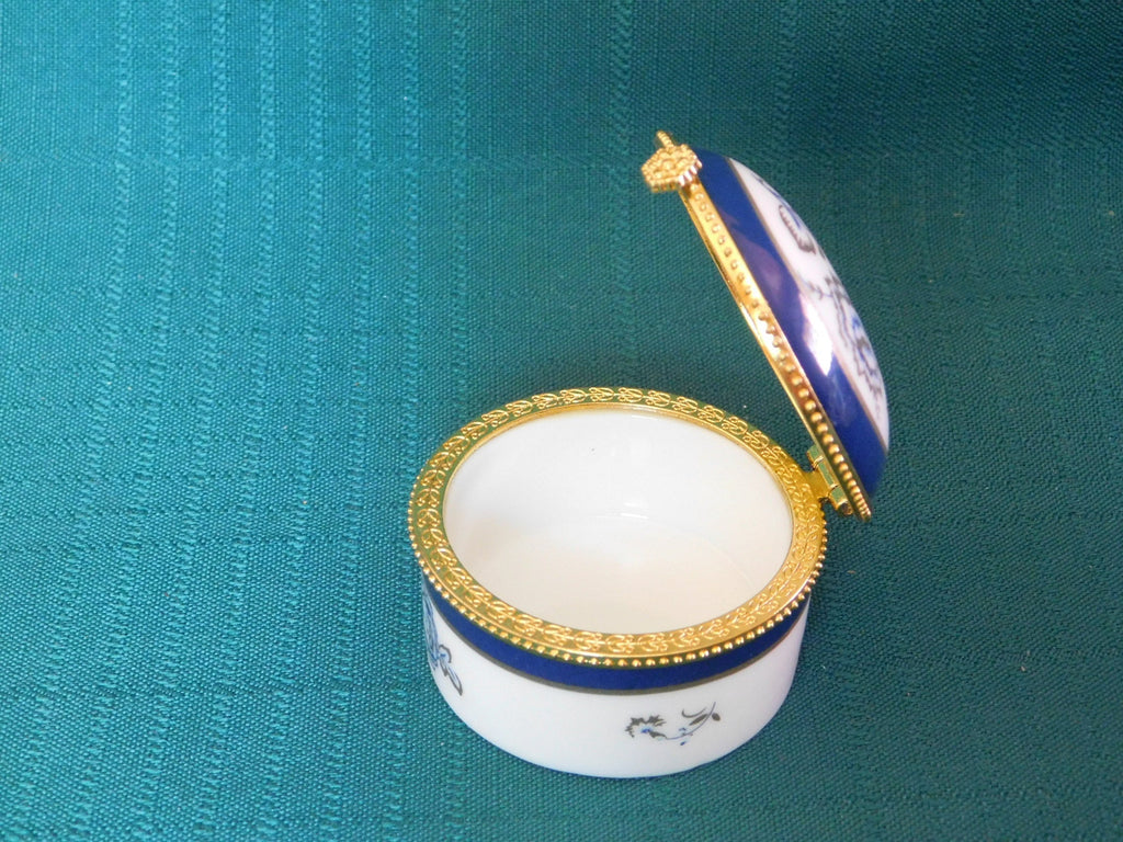 Vintage Porcelain Trinket Box with Floral Design mint condition Unknown