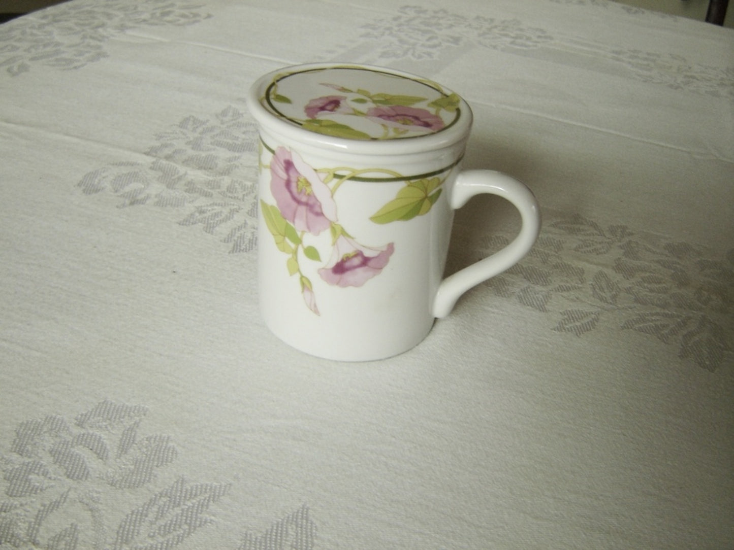 Portsmouth by Toscany lidded mug near mint condition