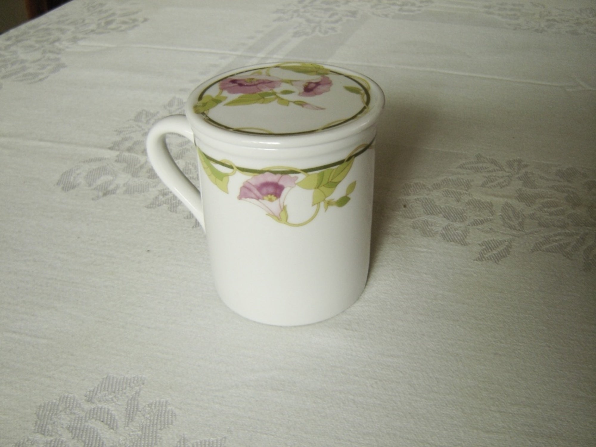 Portsmouth by Toscany lidded mug near mint condition