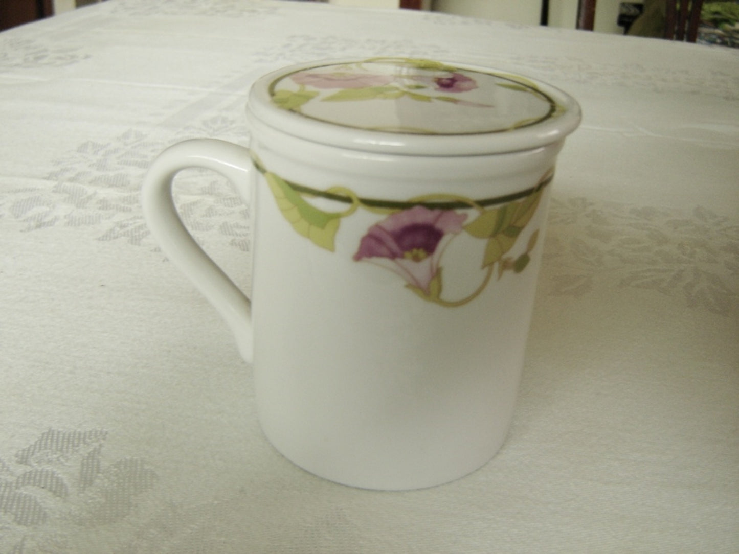 Portsmouth by Toscany lidded mug near mint condition