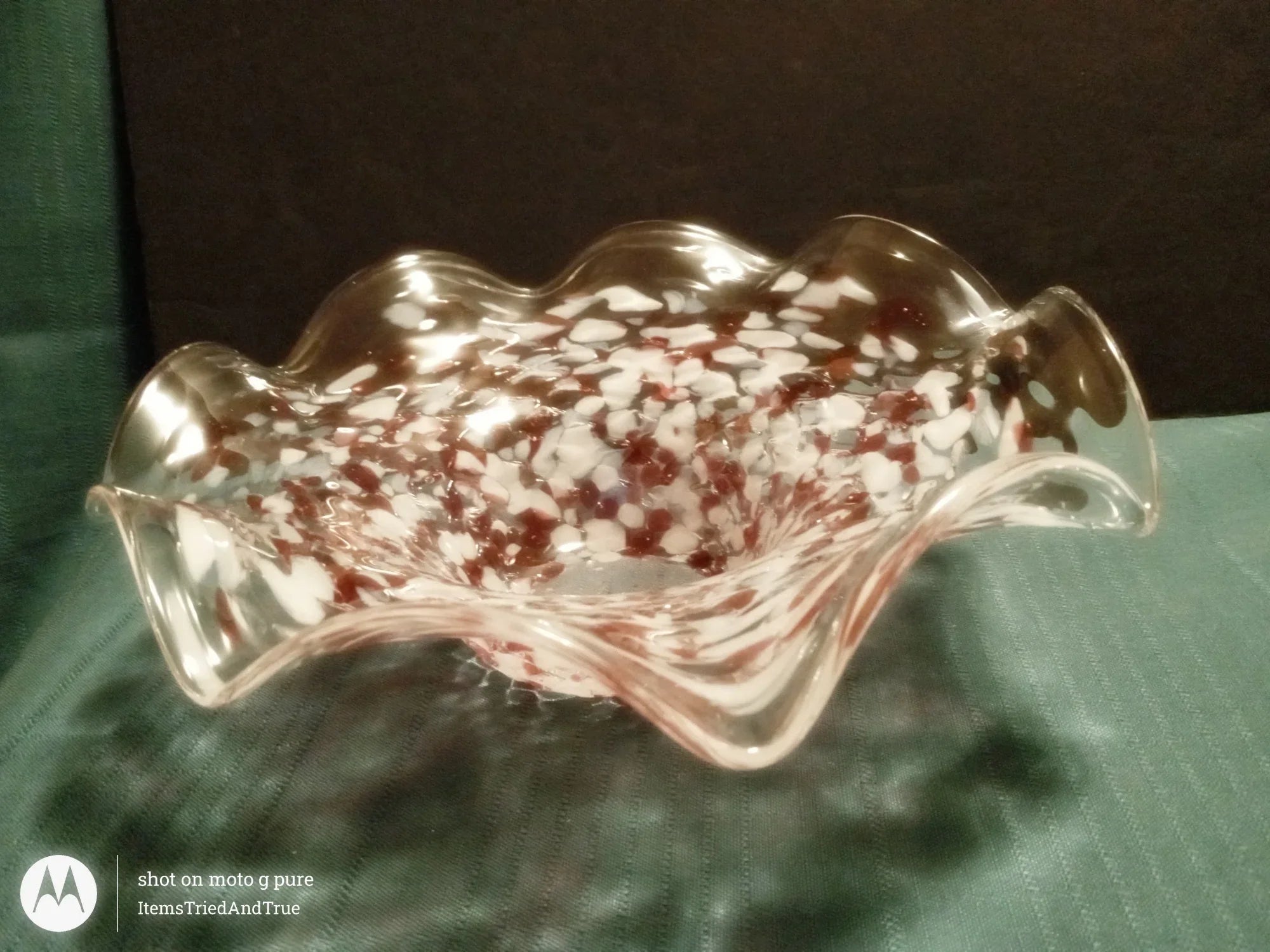 Hand‑Blown Speckled Art Glass Bowl with Ruffled Edge