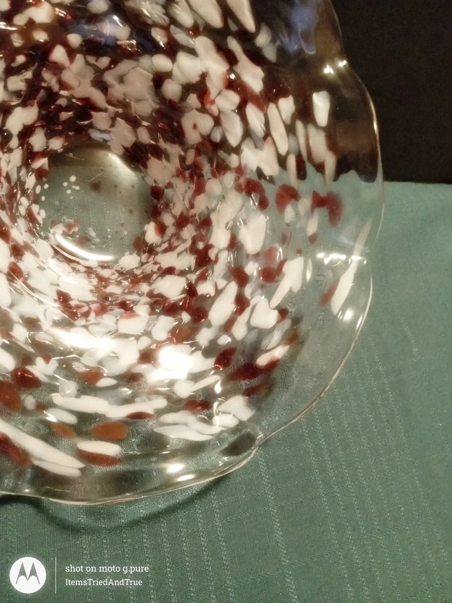 Hand‑Blown Speckled Art Glass Bowl with Ruffled Edge