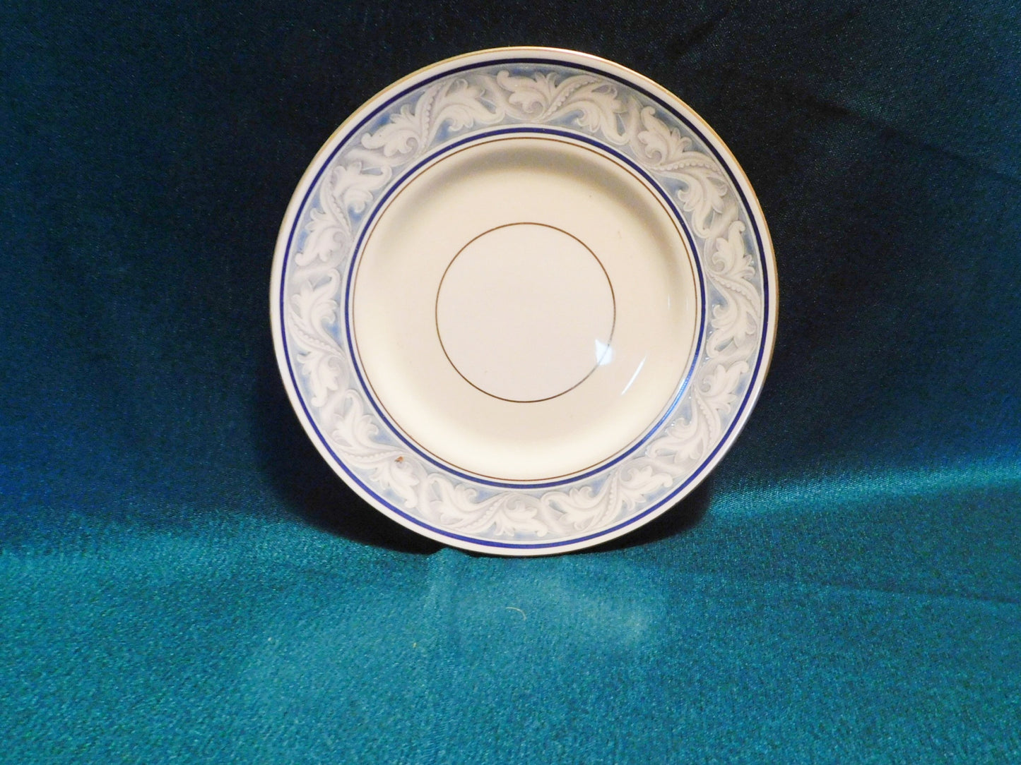 Royal Doulton The Tewkesbury H4793 (1940) dinnerware