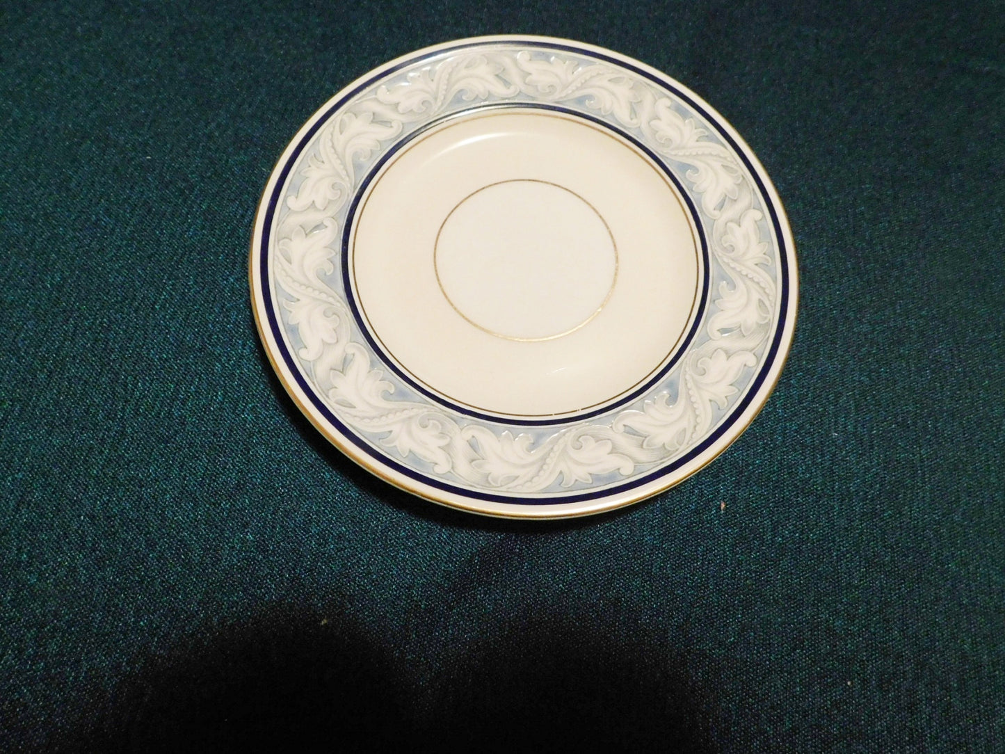 Royal Doulton The Tewkesbury H4793 (1940) dinnerware