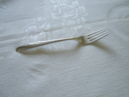 1847 Rogers Bros. Springtime (1957) Silverplate Flatware – Vintage Floral Elegance