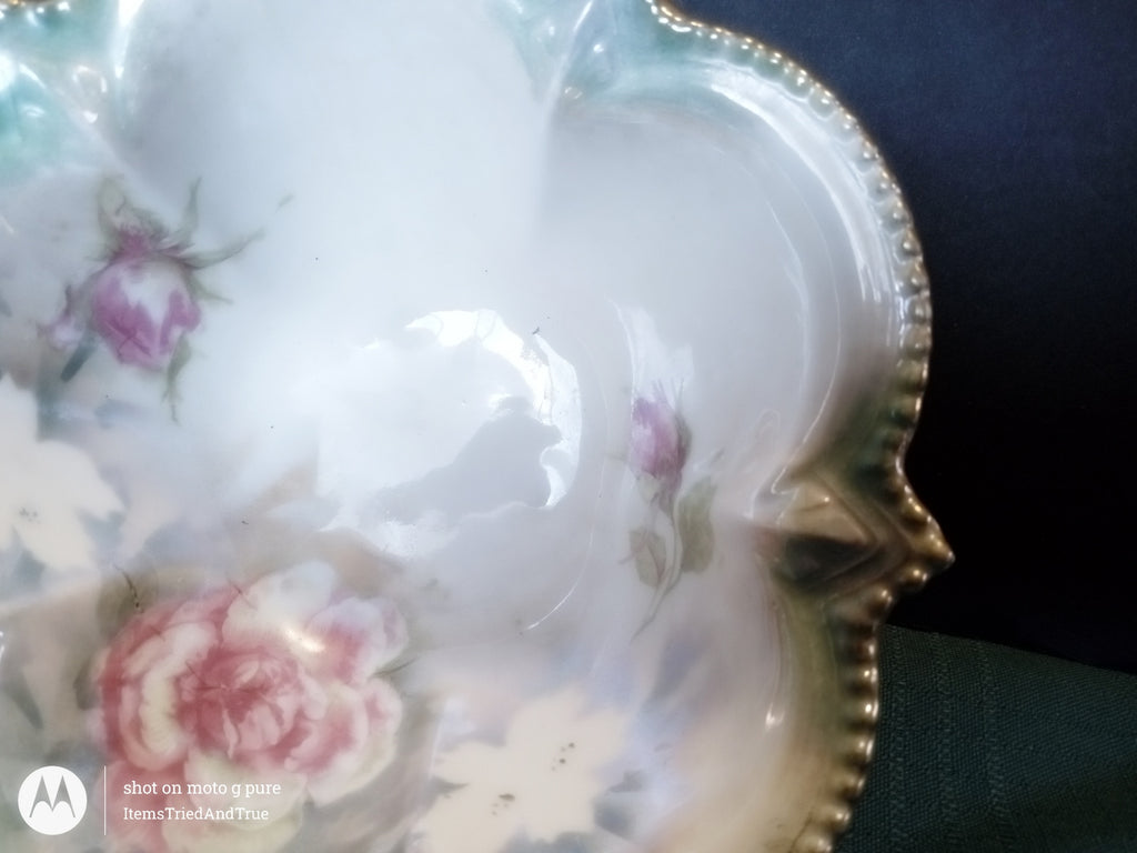 RS Prussia Hand‑Painted Rose Bowl – Antique German Porcelain Footed Dish with Scalloped Rim