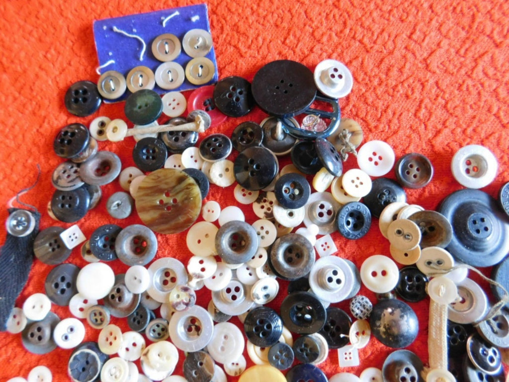 Vintage quarter pound mixed lot of over 260 buttons