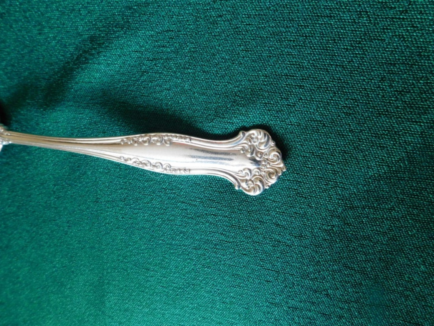 1847 Rogers Avon (1901) tablespoon (serving spoon)