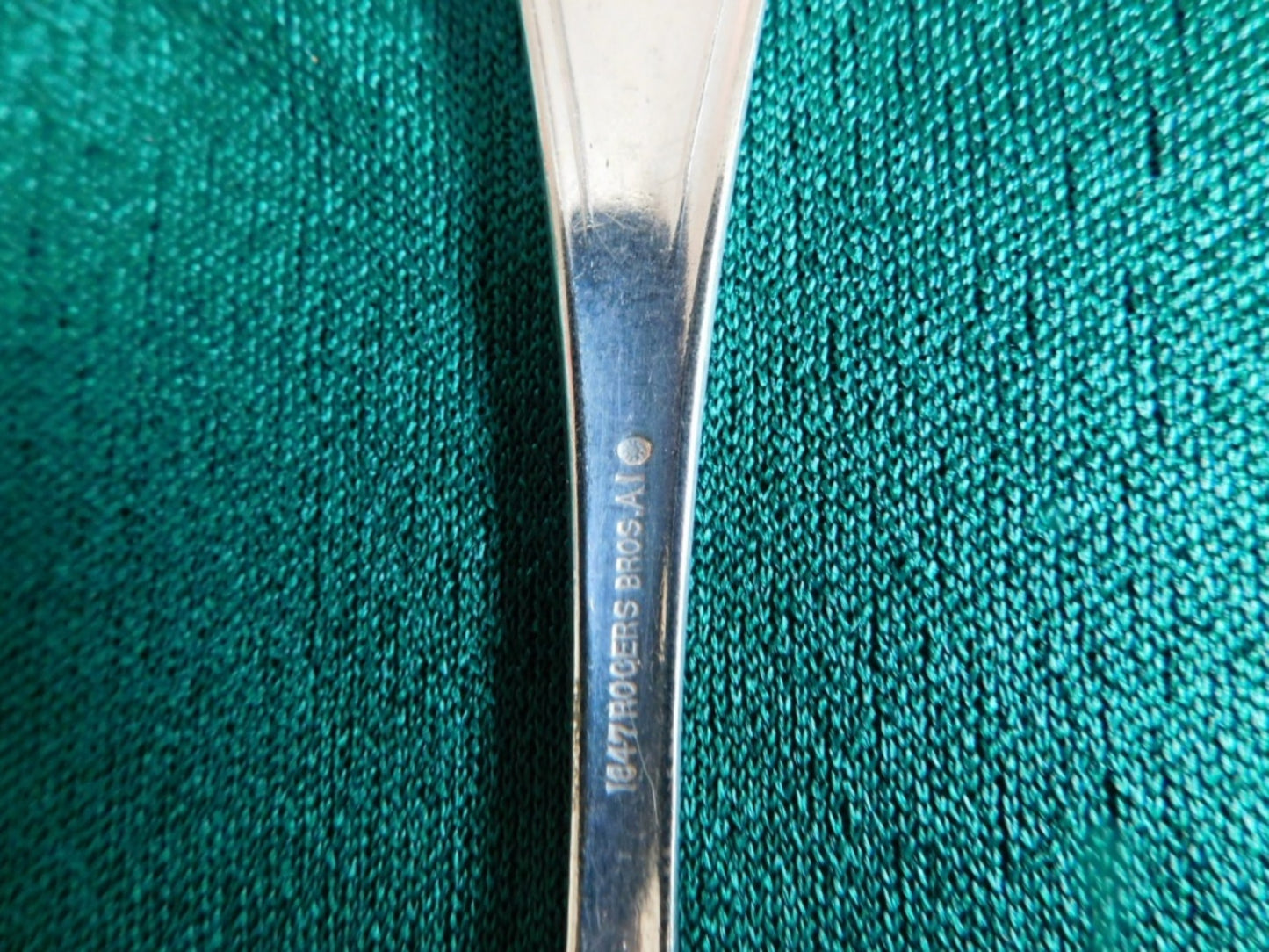 1847 Rogers Avon (1901) tablespoon (serving spoon)