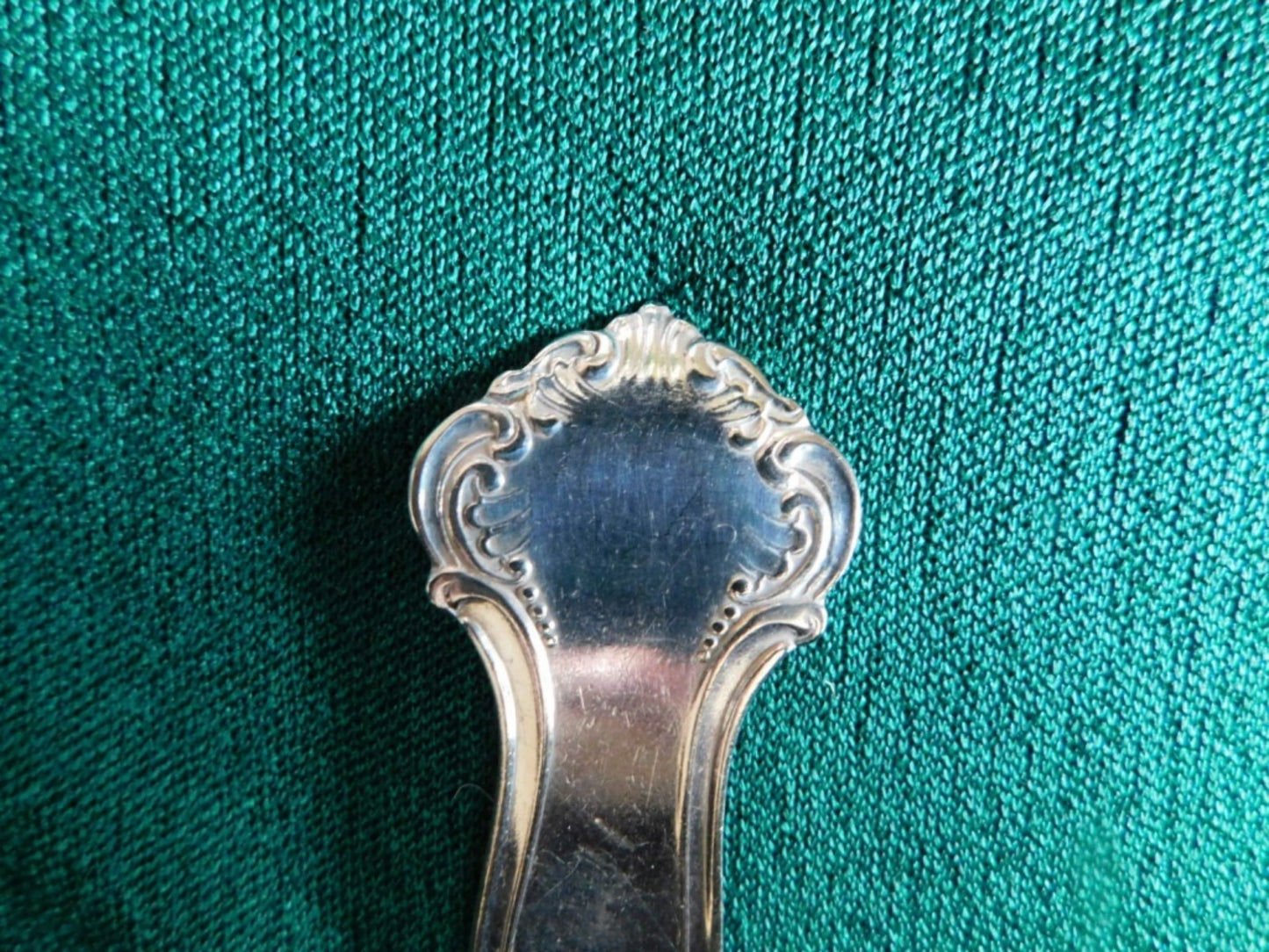 1847 Rogers Avon (1901) tablespoon (serving spoon)