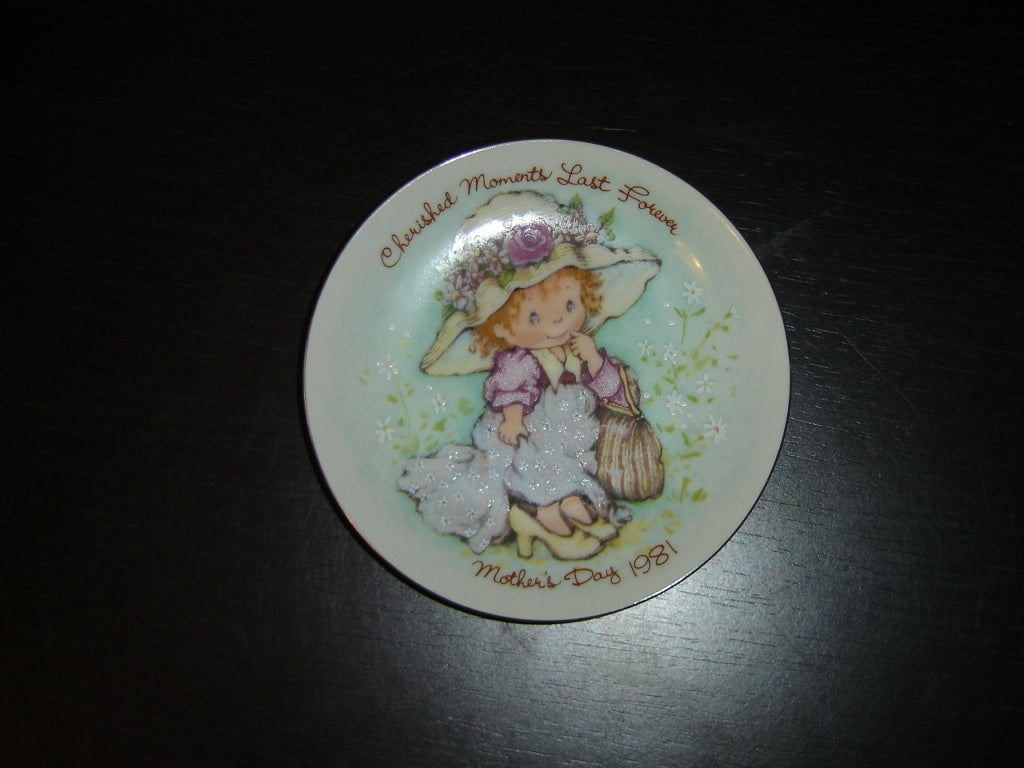Avon Cherished Moments Last Forever Mothers Day 1981 collector plate