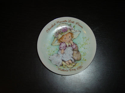 Avon Cherished Moments Last Forever Mothers Day 1981 collector plate