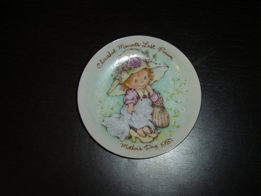 Avon Cherished Moments Last Forever Mothers Day 1981 collector plate