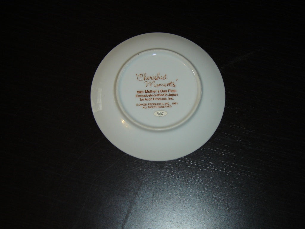 Avon Cherished Moments Last Forever Mothers Day 1981 collector plate