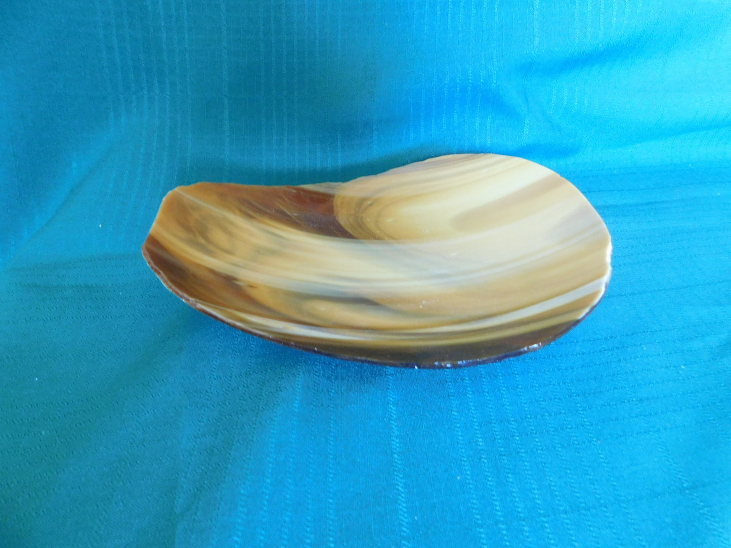 Oval marble design glass fusion dish