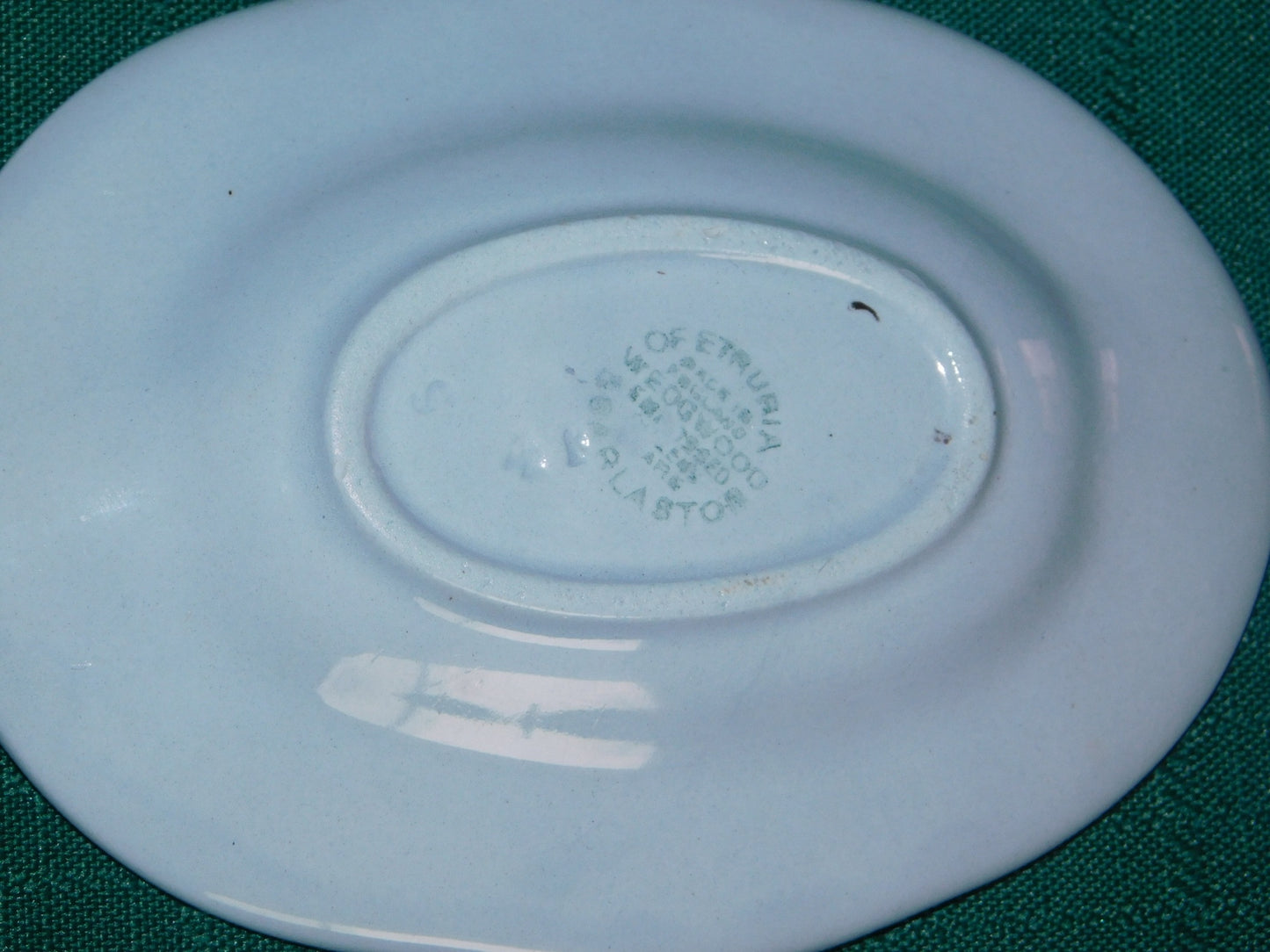 Wedgwood cream on lavender (1957) oval ashtray mint condition