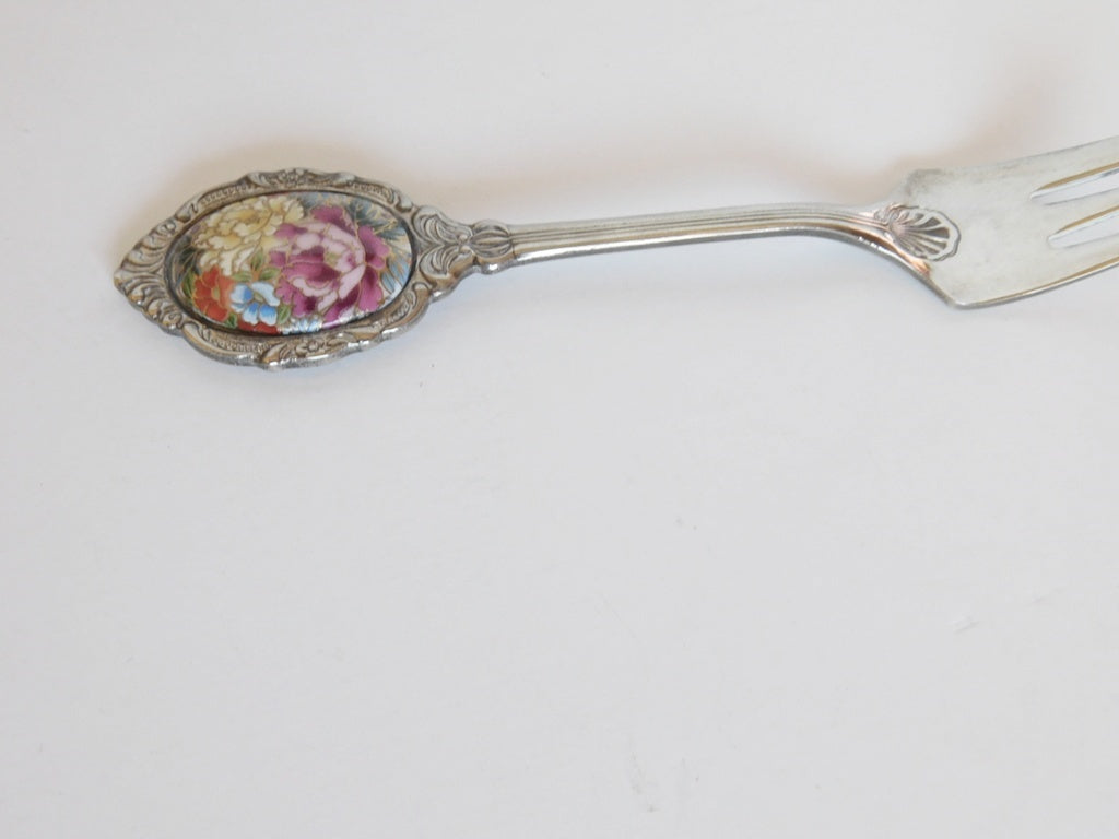 Lady Angela Japan silverplate floral cameo collector fork VGU