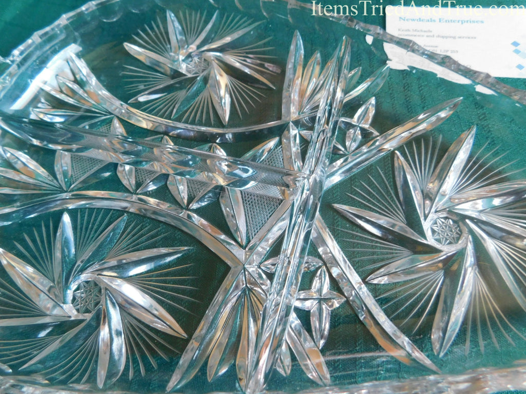 Pinwheel crystal divided heart shape handled condiment dish