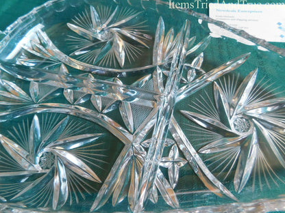 Pinwheel crystal divided heart shape handled condiment dish