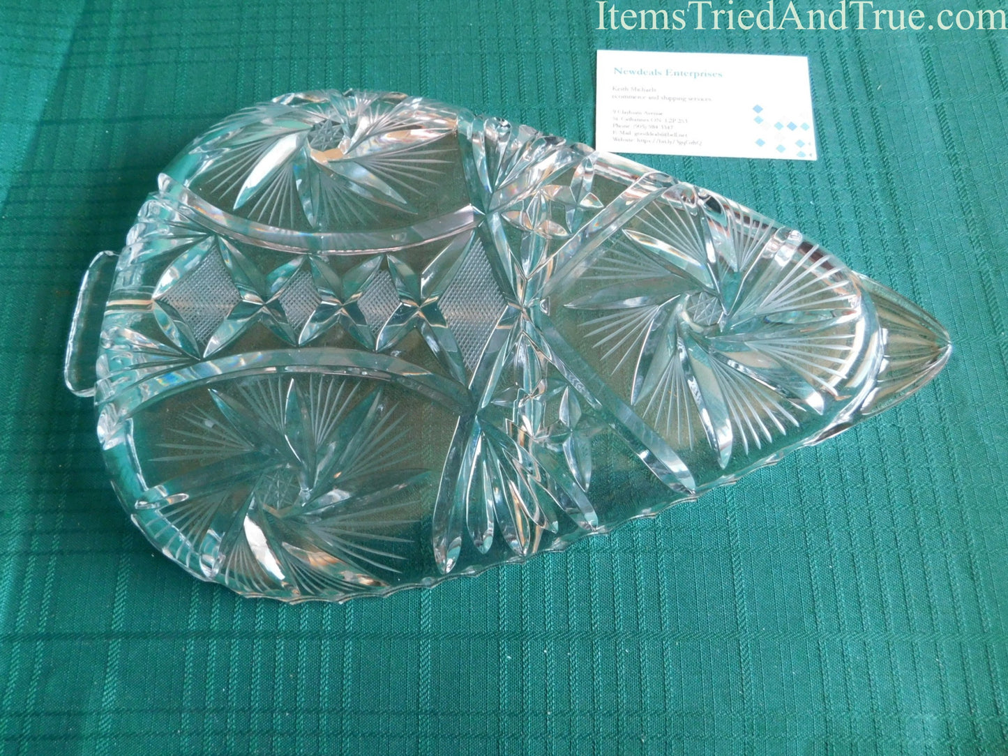 Pinwheel crystal divided heart shape handled condiment dish