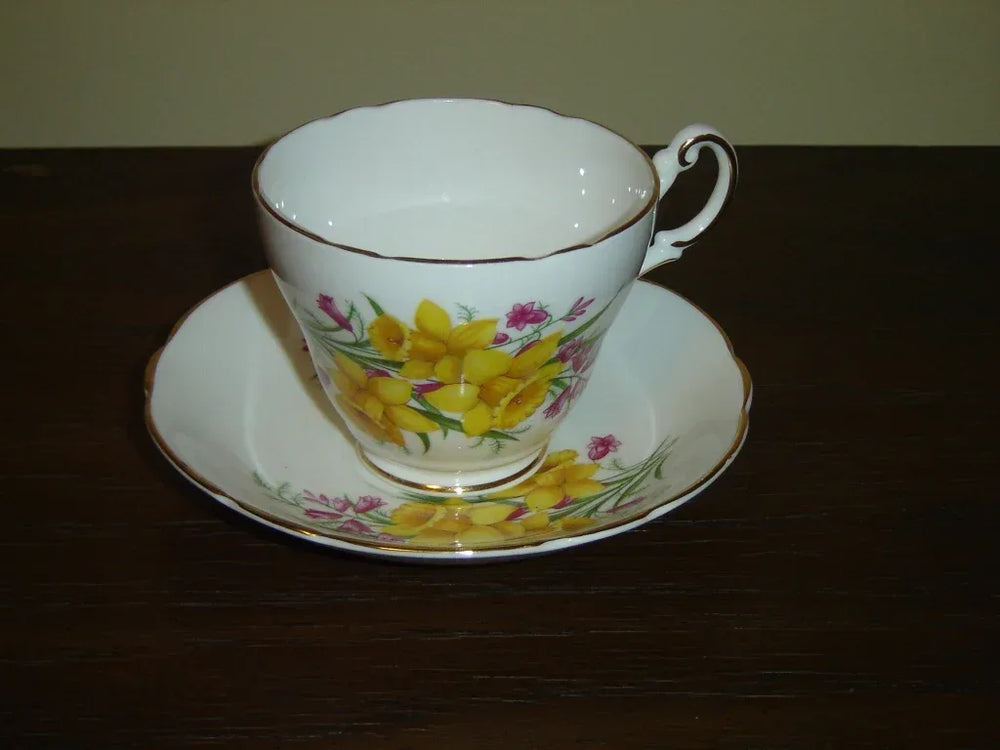 Grosvenor yellow Daffodil pink flower cup and saucer mint condition