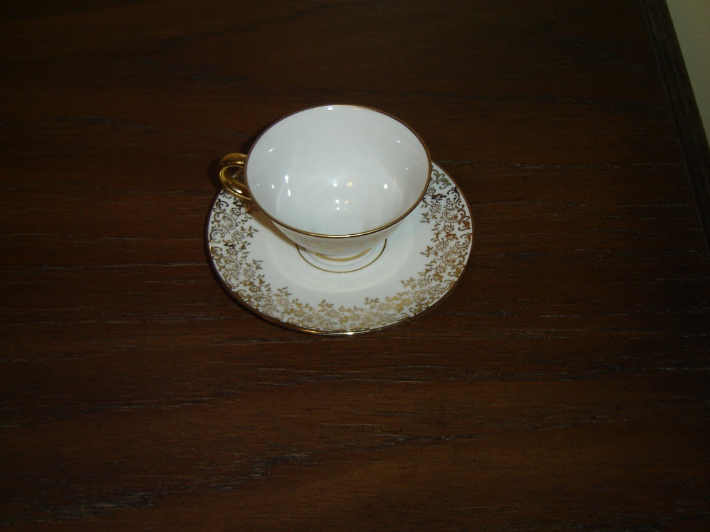 PWB Bavaria Stuttgart gold leaf handpainted demitasse cup saucer mint